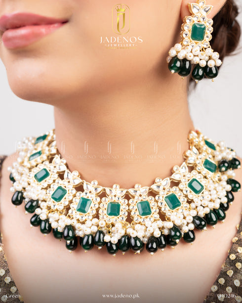 The Sohni Saaj Choker Set with Tika